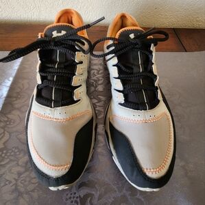 Under Armour - Micro G Defend - Aluminum / Vivid Black Men's Size 8.5